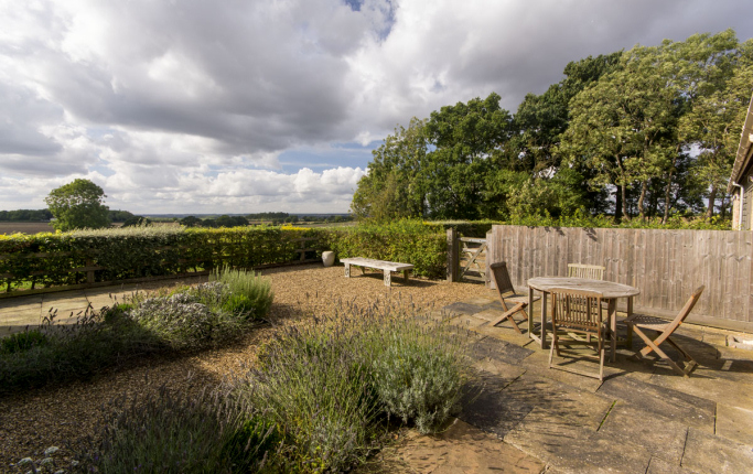 Garden, Alice Cottage, Nene Valley Holiday Cottages, Northamptonshire Garden