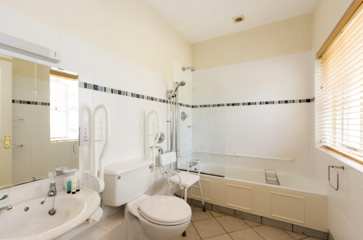 Bathroom, Alice Cottage, Nene Valley Holiday Cottages, Northamptonshire Bathroom